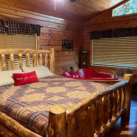 Beary Tale! Your Happily Ever After Starts Here! Sevierville Bagian luar foto
