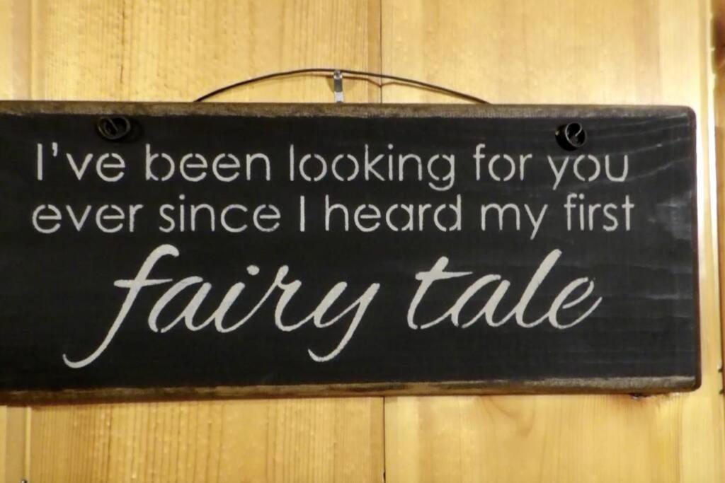 Beary Tale! Your Happily Ever After Starts Here! Sevierville Bagian luar foto